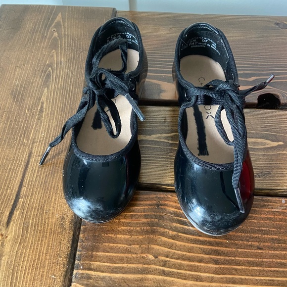 Capezio Jr Tyette Tap Shoes - Picture 4 of 7